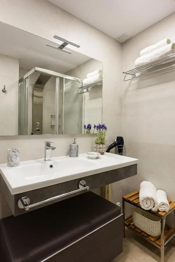 Apartamento centrico parking aire acondicionado y wifi Granada